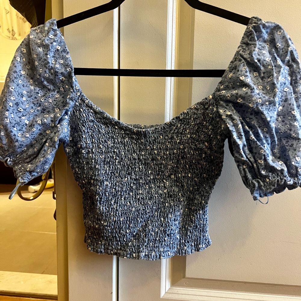 Abercrombie Smocked Puff Sleeve Linen Blue Floral Top